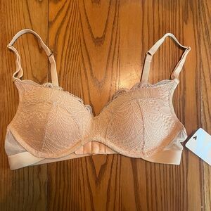 Lively Lace No-Wire Push-Up Bra